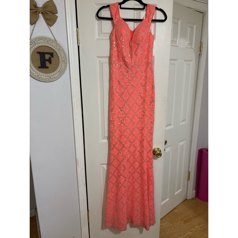 Elegant Sequin Coral Off-Shoulder Dress - Picture 4 of 10